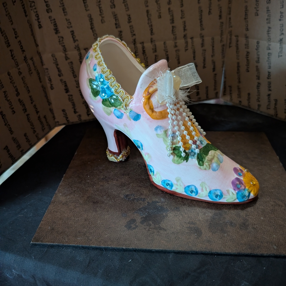 Floral Embellished Women's Shoe Vase